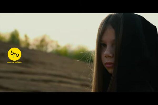 Юна закарпатка Олександра Курта презентувала новий зворушливий кліп